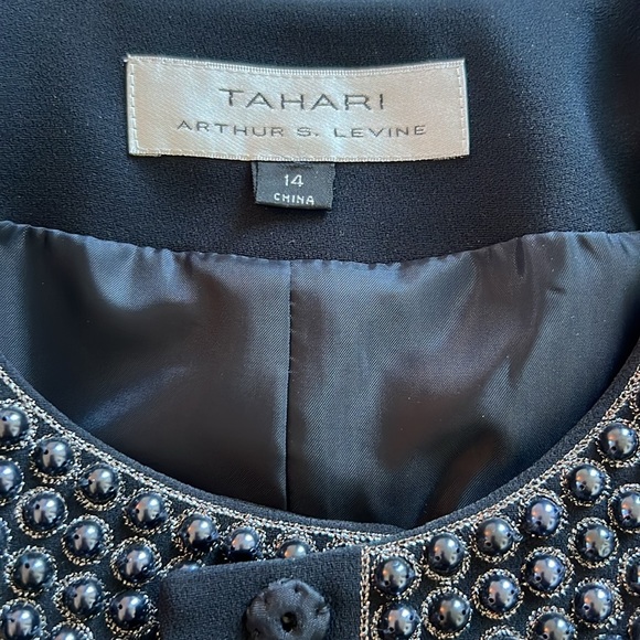Tahari beautiful 2 piece embellished jacket and skirt size 14 - Picture 6 of 11